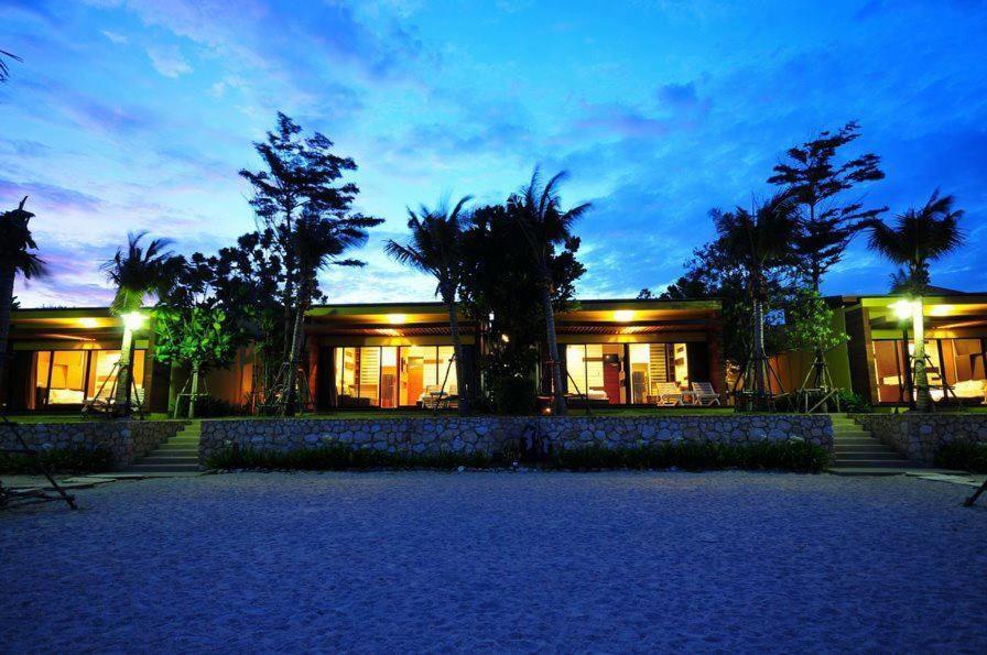 Capstone Resort Haad Chao Samran Exterior foto